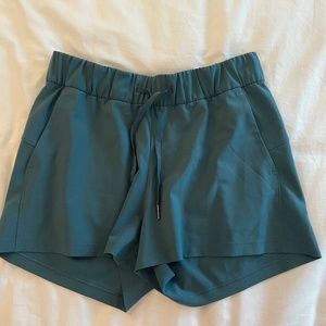 LULULEMON On the Fly drawstring relaxed short
